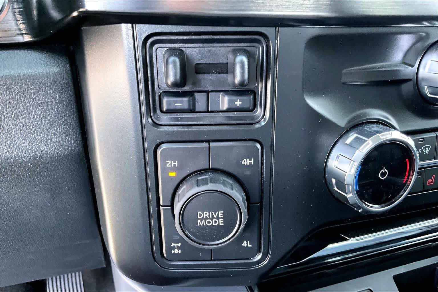 New 2026 Star White Metallic Tri-Coat Ford F-250® Lariat® image 16