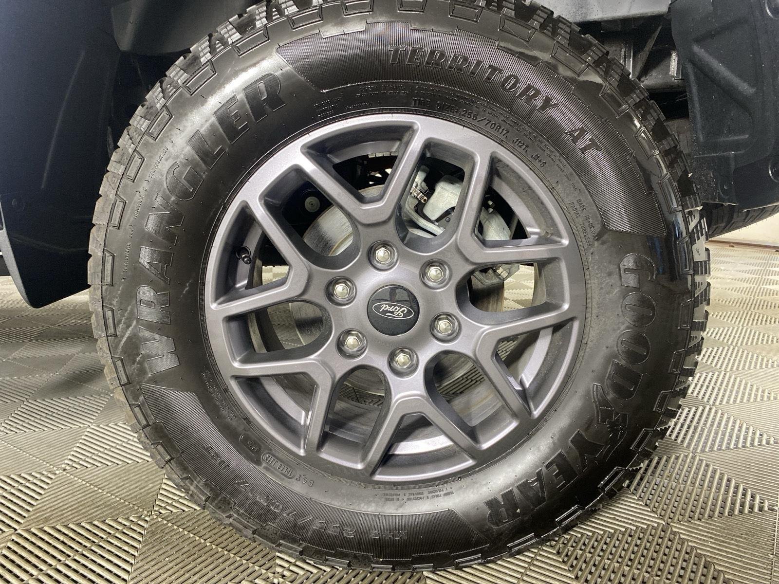 Used 2025 Oxford White Ford XLT image 12