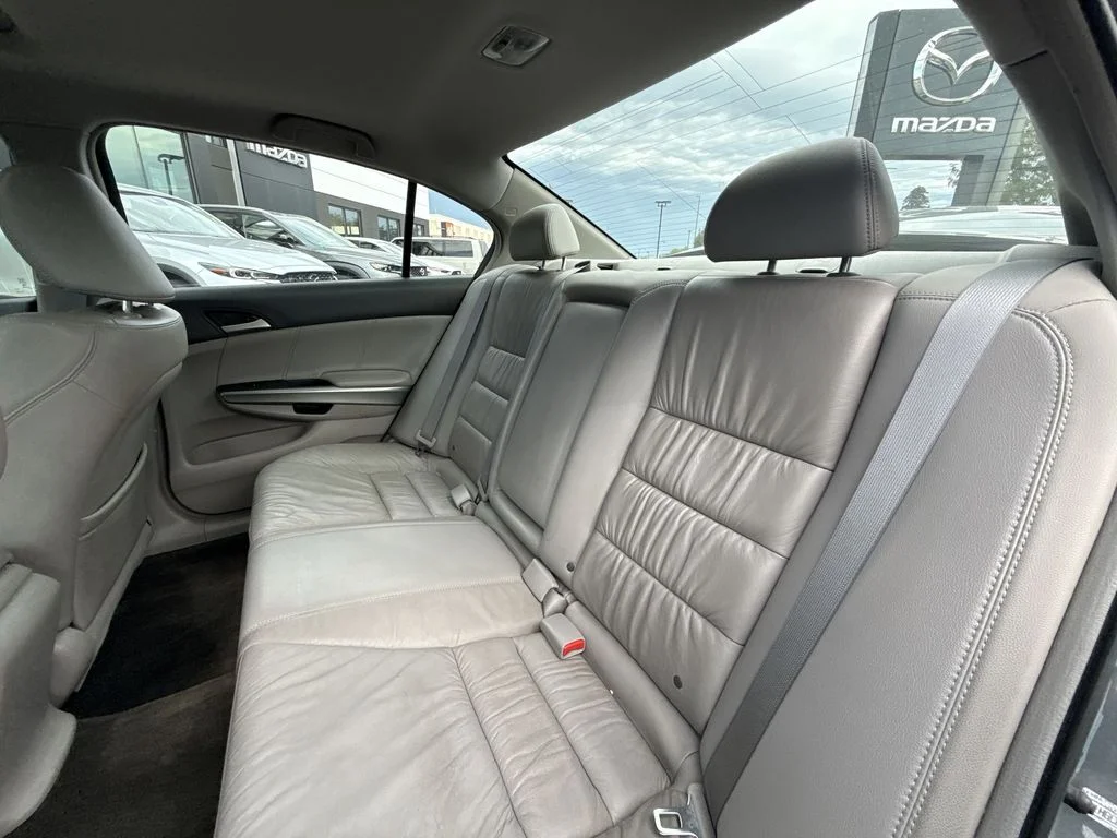 Used 2009 Gray Honda EX-L image 22