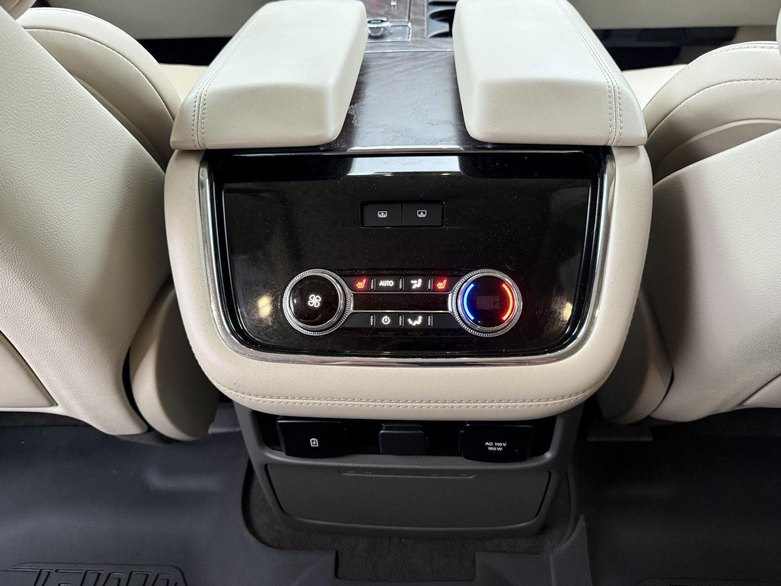 Used 2020 Ceramic Pearl Lincoln Reserve image 13