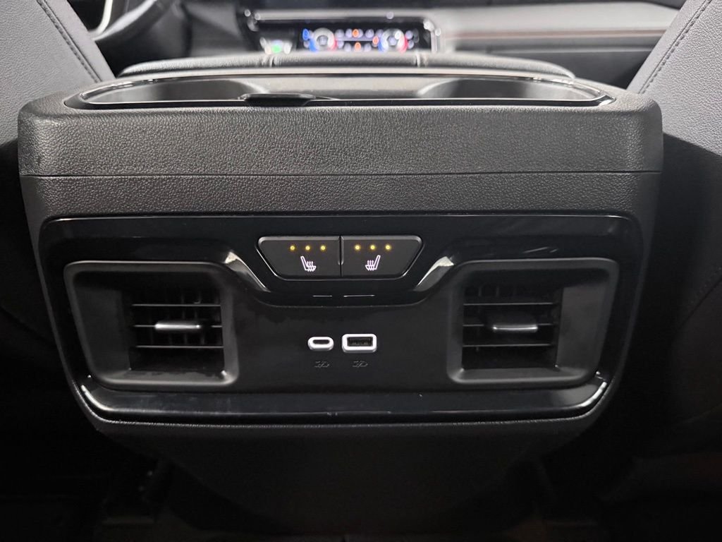 Used 2023 White GMC AT4 image 34