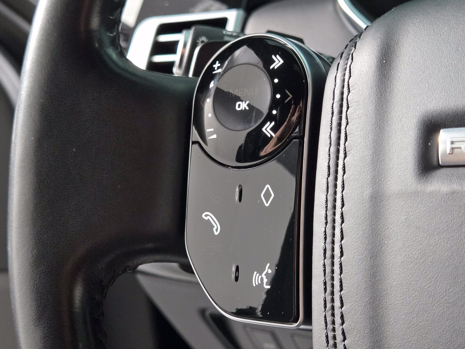 Used 2020 Portofino Blue Metallic Land Rover Supercharged image 24
