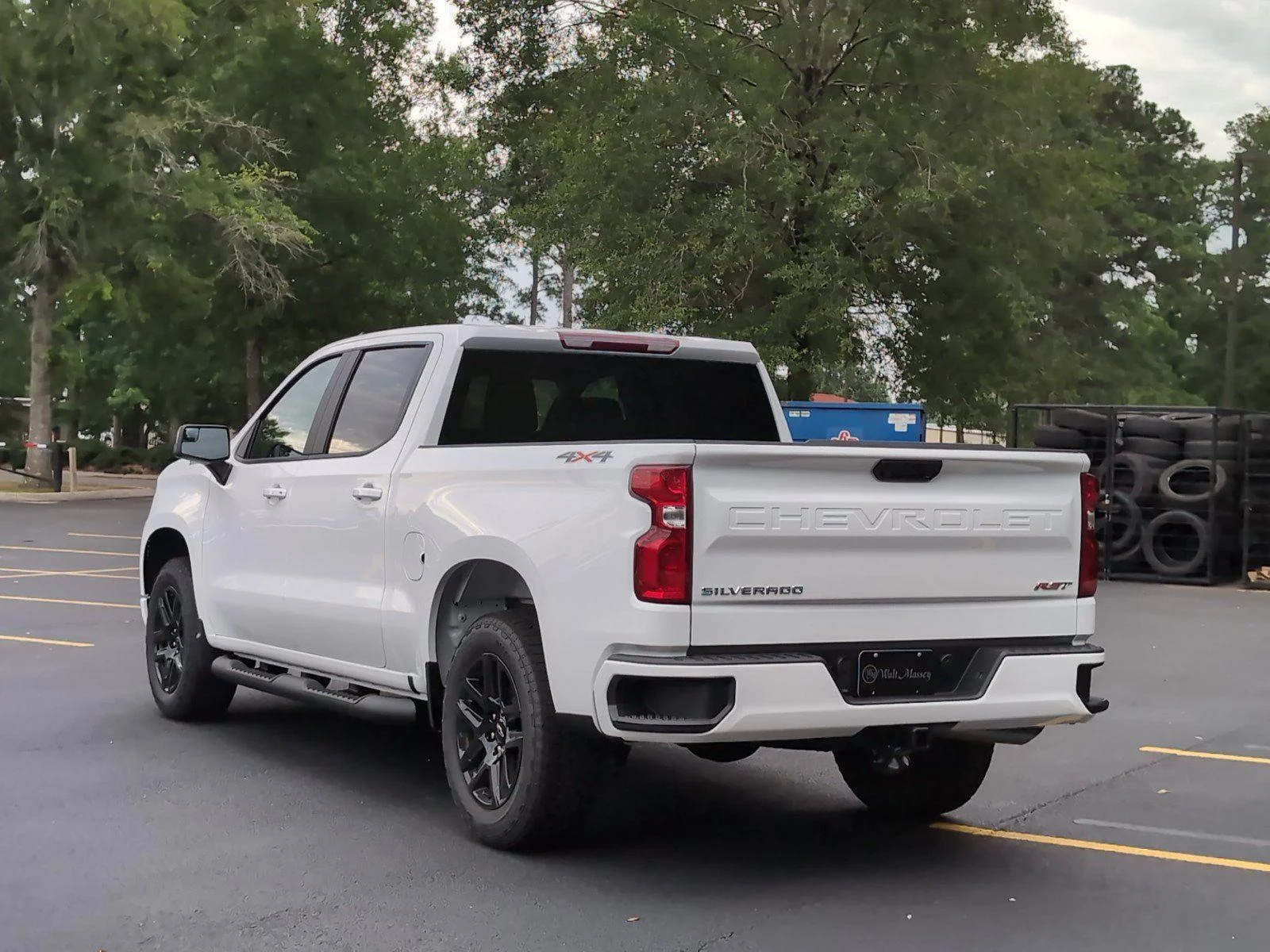 New 2026 Summit White Chevrolet RST image 3