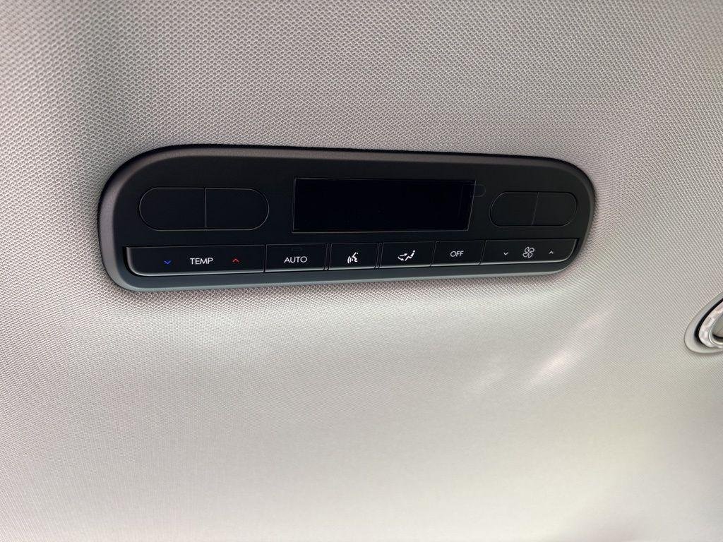 New 2026 Abyss Black Hyundai SEL 7P image 34