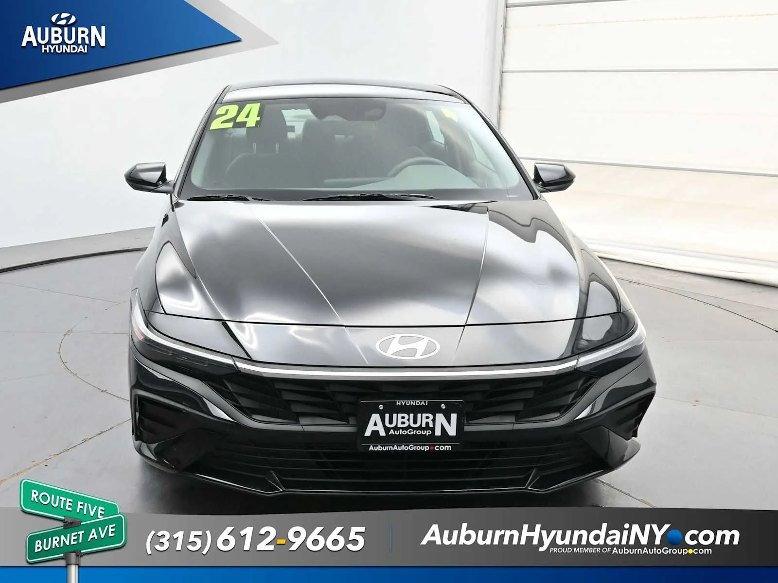 Used 2024 Abyss Black Hyundai SE image 4