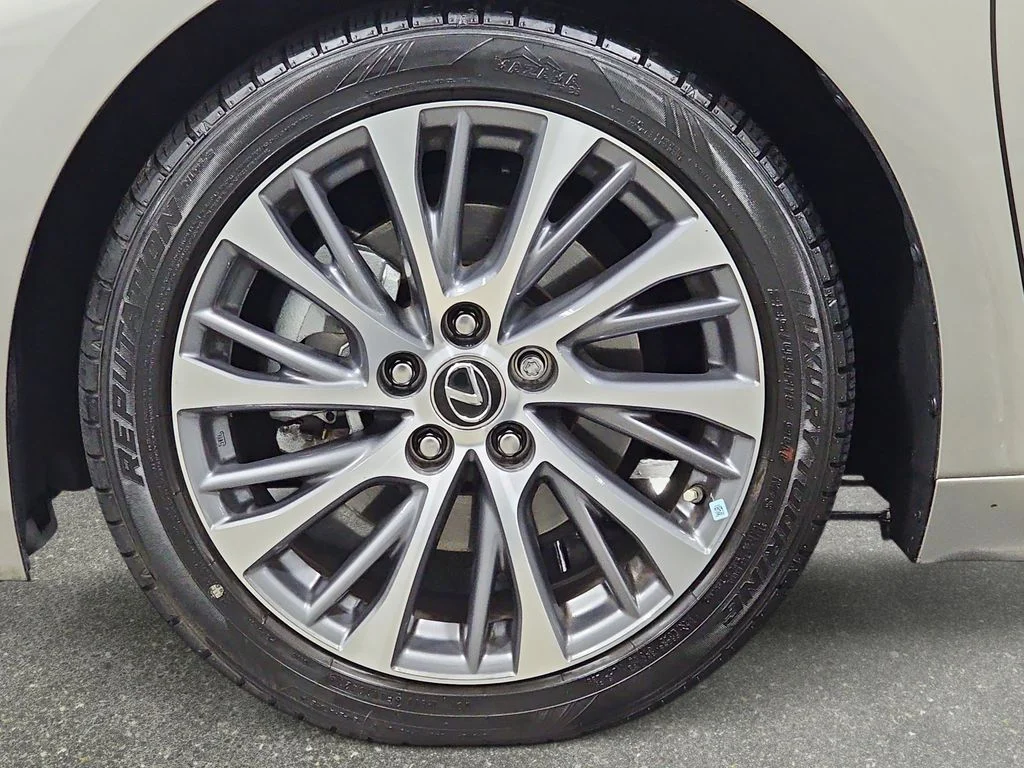 Used 2021 Silver Lexus 350 image 34