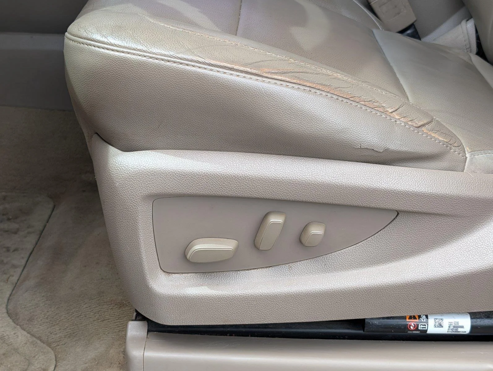 Used 2015 Champagne Silver Metallic Chevrolet LT image 11