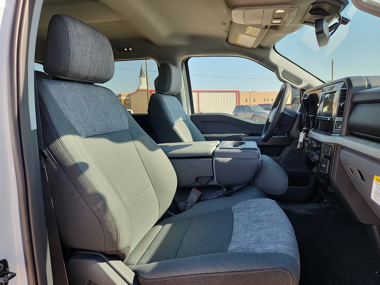 New 2027 Oxford White Ford XLT image 20