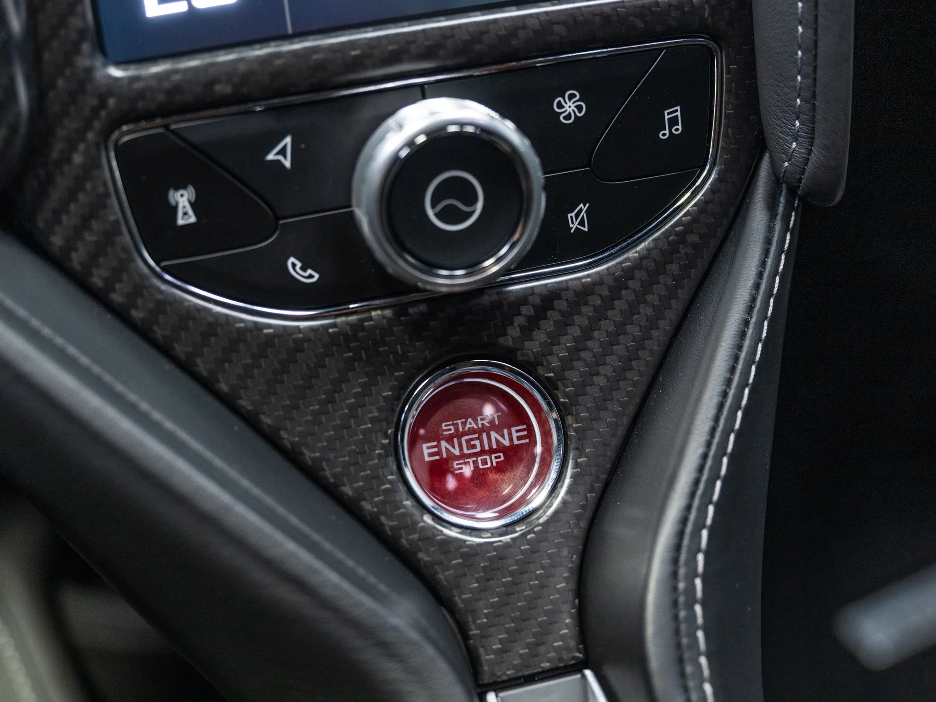 Used 2018 Quartz McLaren Luxury image 26