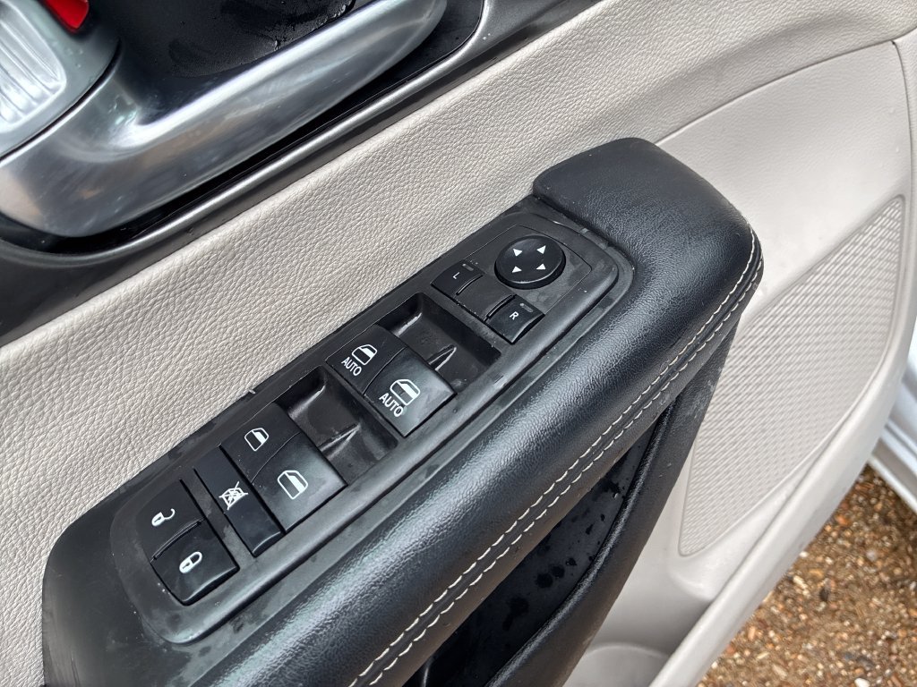 Used 2024 Silver Chrysler Touring L image 16