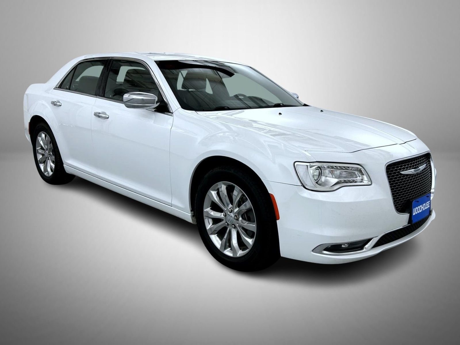 Used 2020 White Chrysler Limited image 3