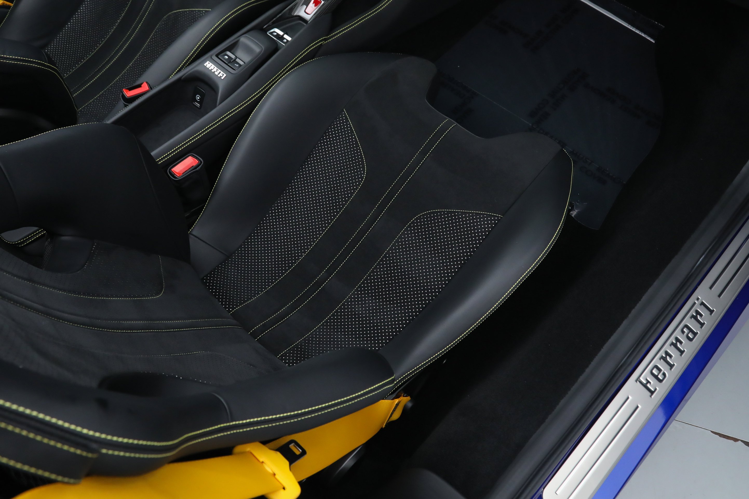 Used 2022 Blue Ferrari  image 24