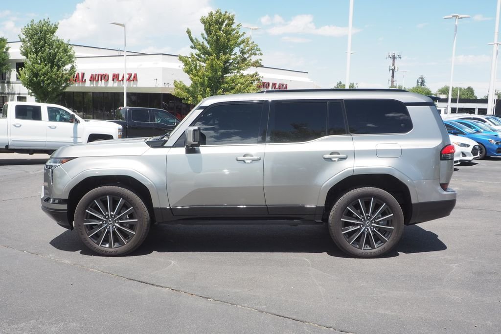 Used 2025 Silver Lexus 550 Luxury+ image 4