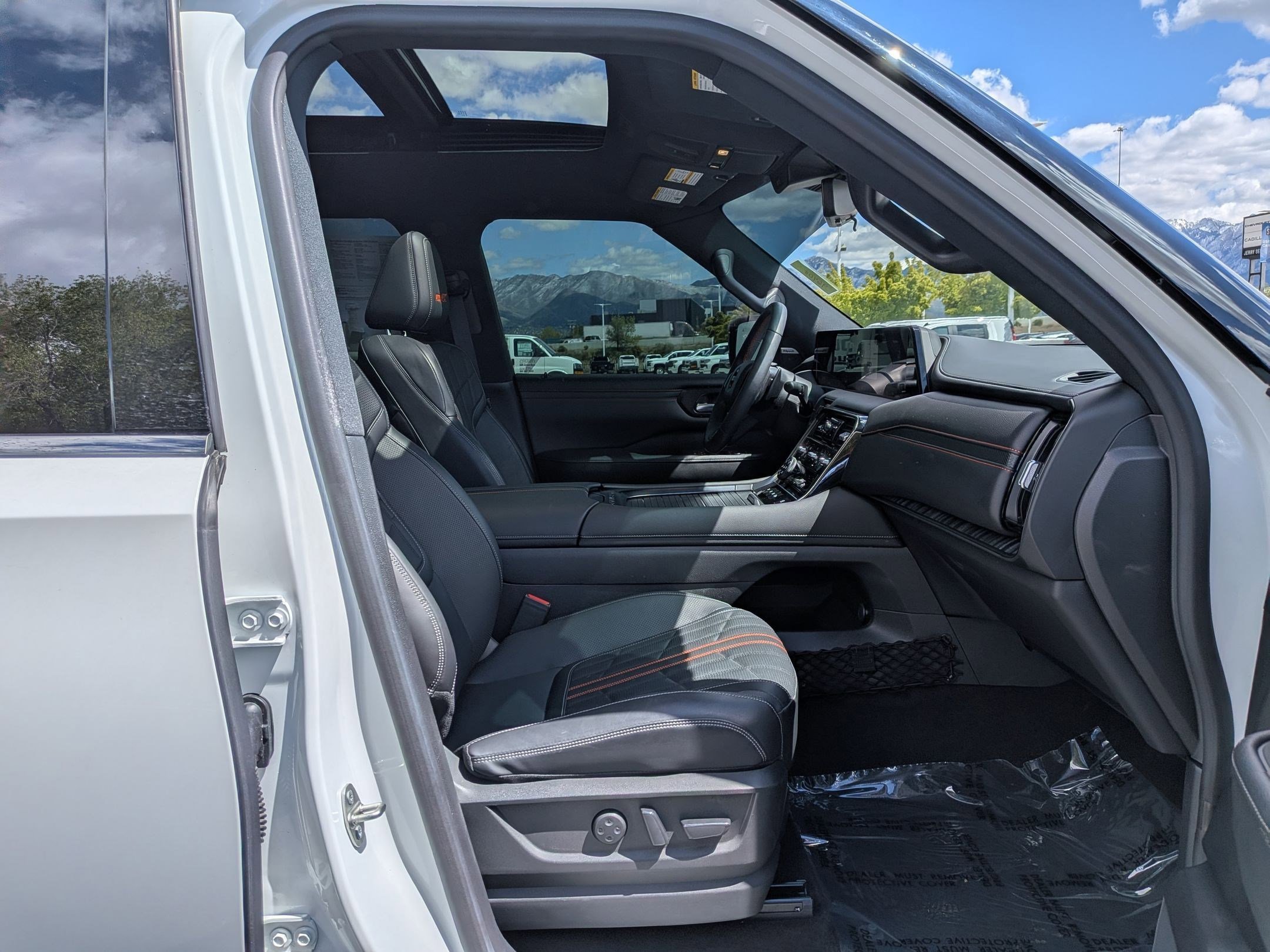 Certified Used 2025 White Nissan PRO-4X 4WD image 31