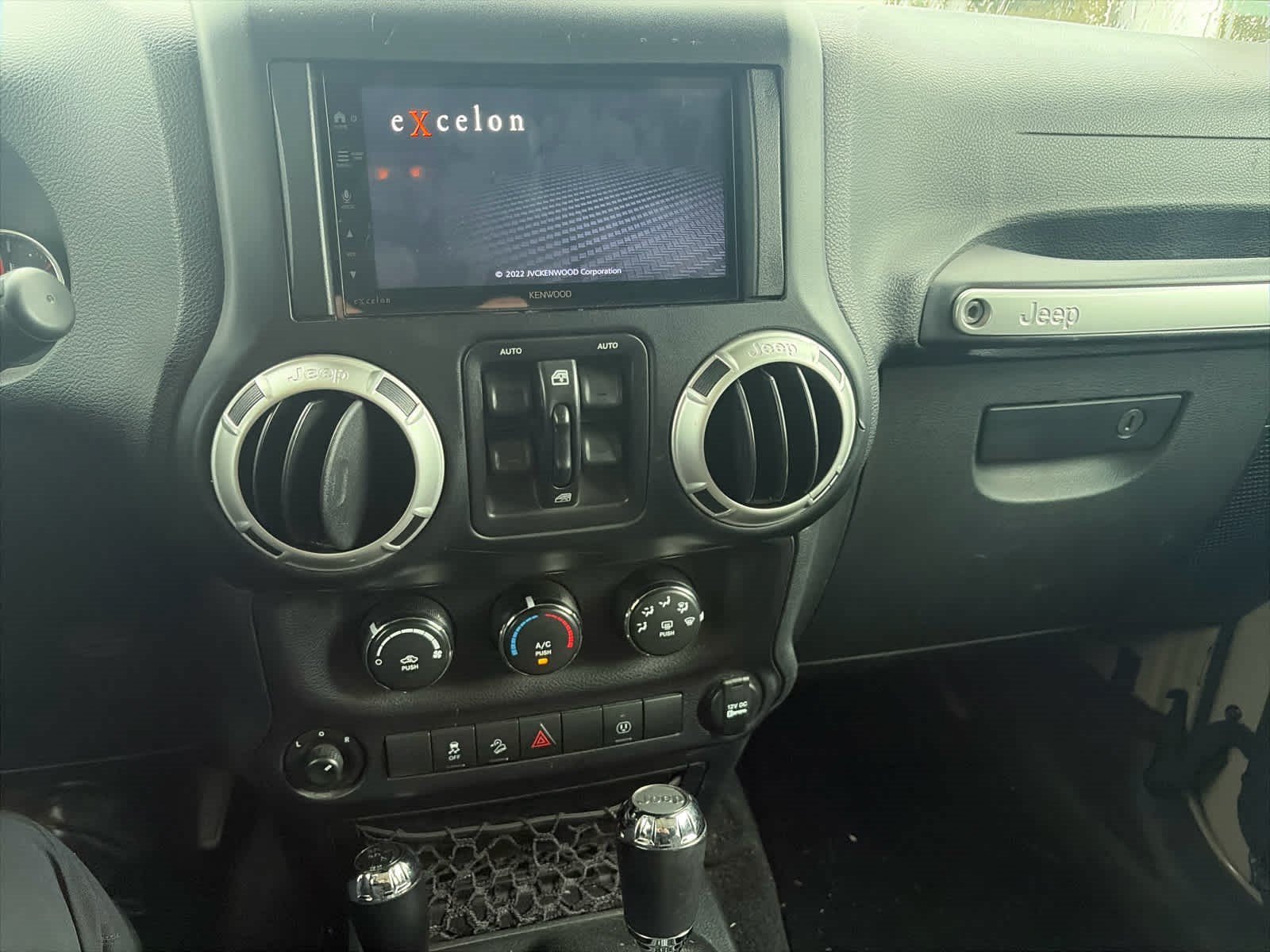 Used 2018 Gobi Clearcoat Jeep Rubicon image 9
