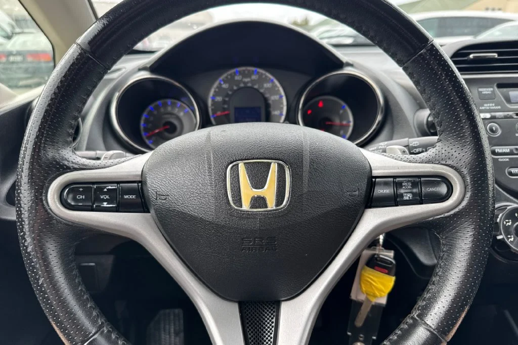 Used 2013 Taffeta White Honda Sport image 25
