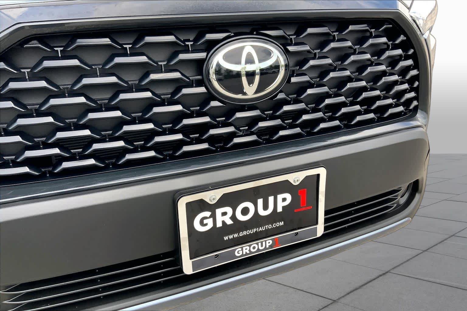 Used 2025 Celestite Toyota LE image 29