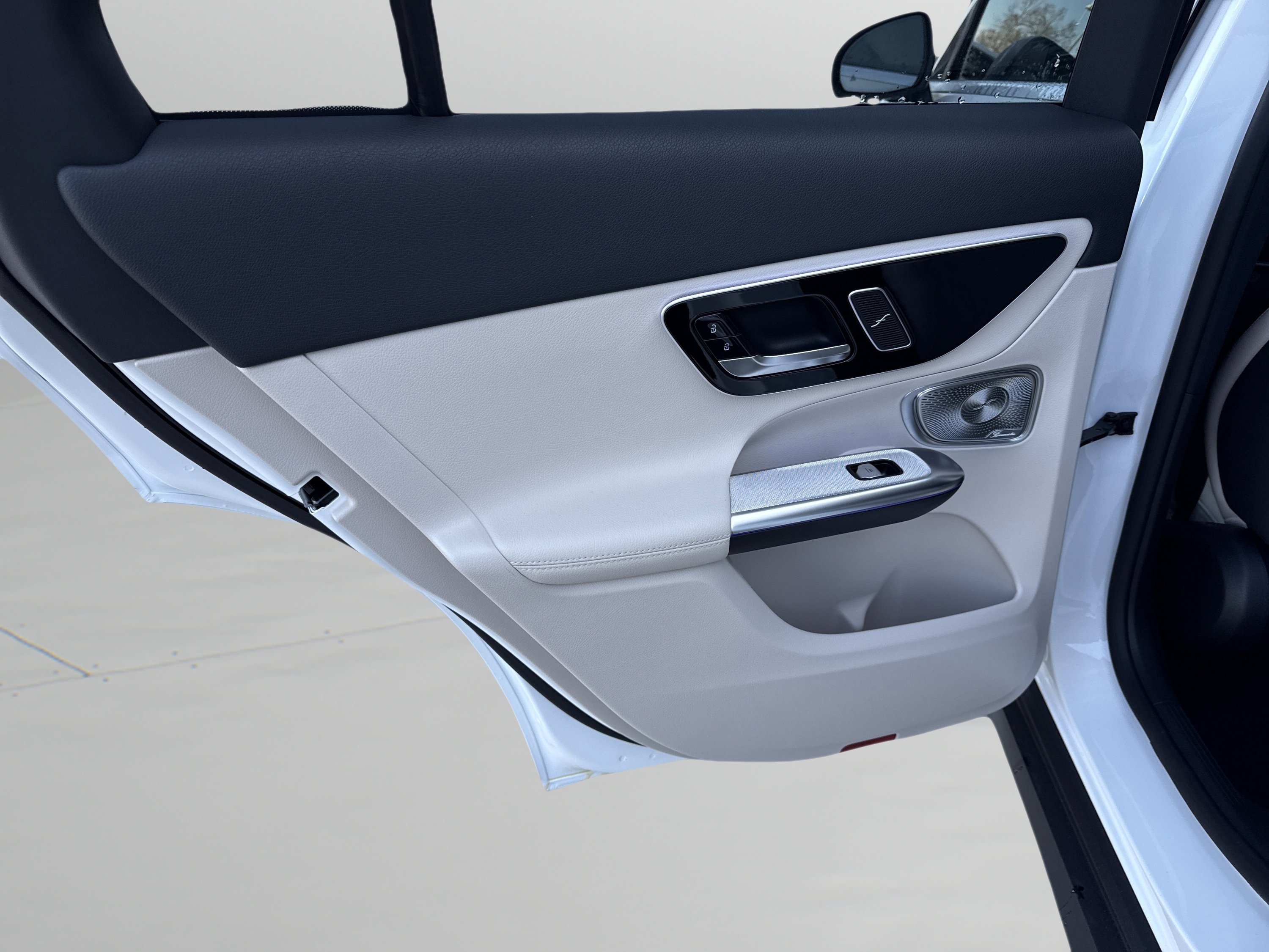 Used 2026 Polar White Mercedes-Benz GLC 300 image 20