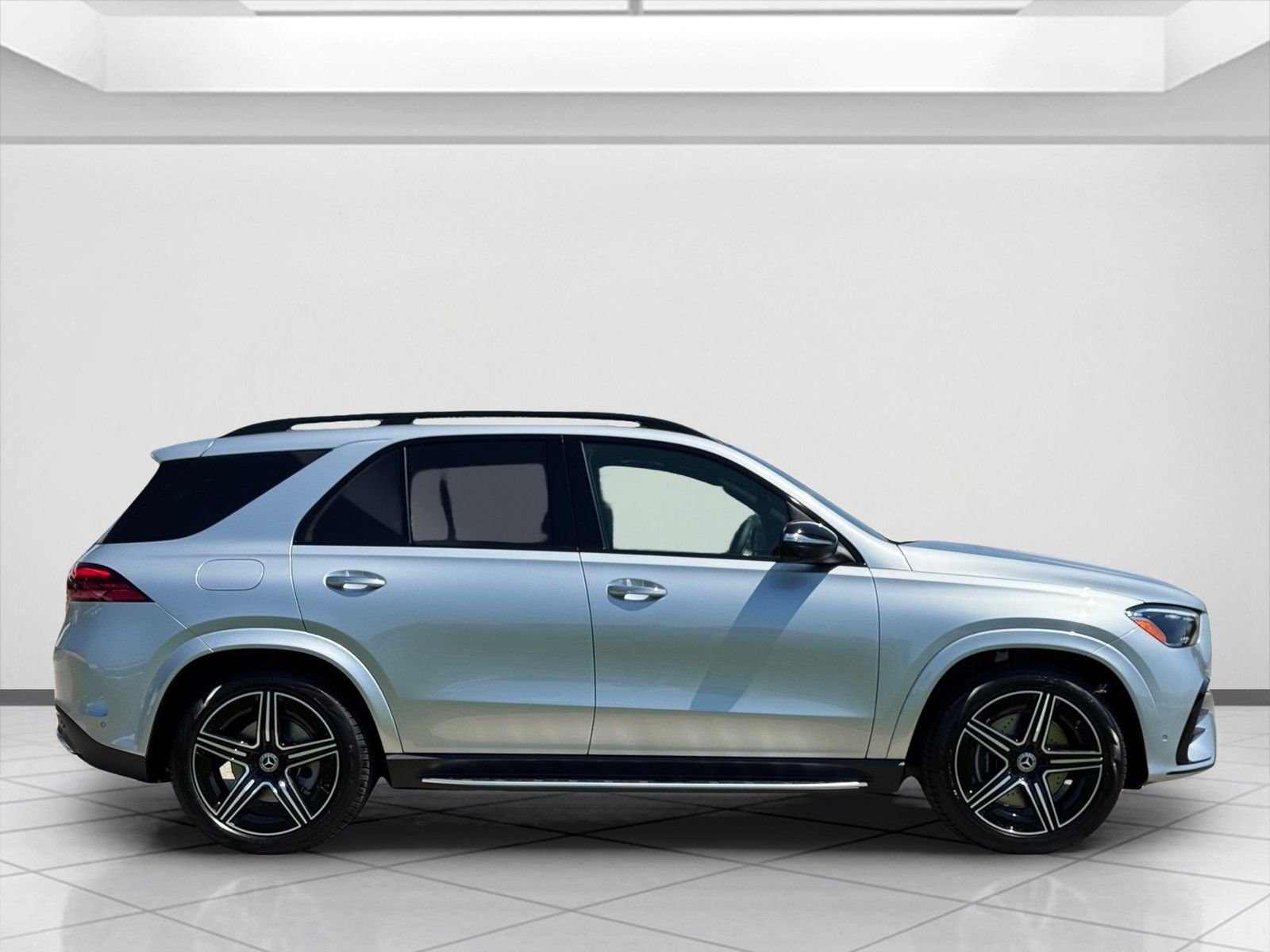 New 2026 Cirrus Silver Metallic Mercedes-Benz GLE 450 image 2