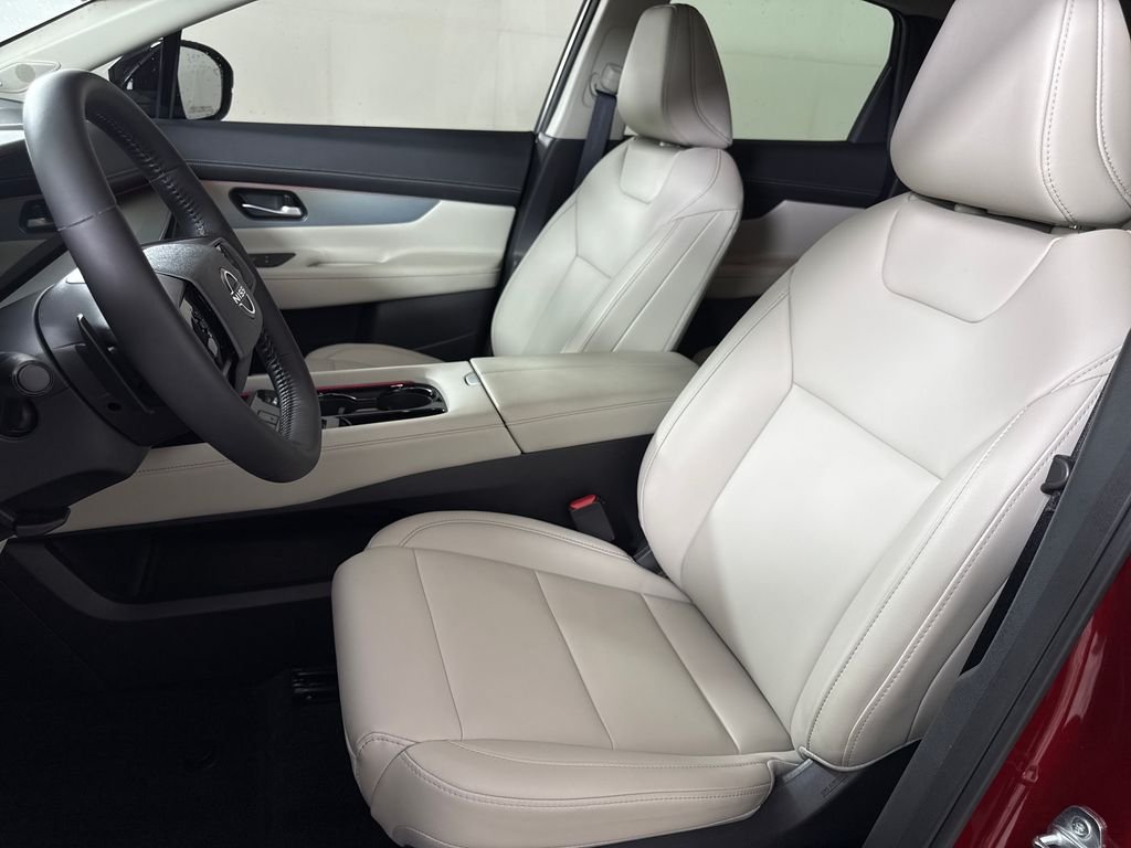 Used 2025 Red Nissan SL image 11