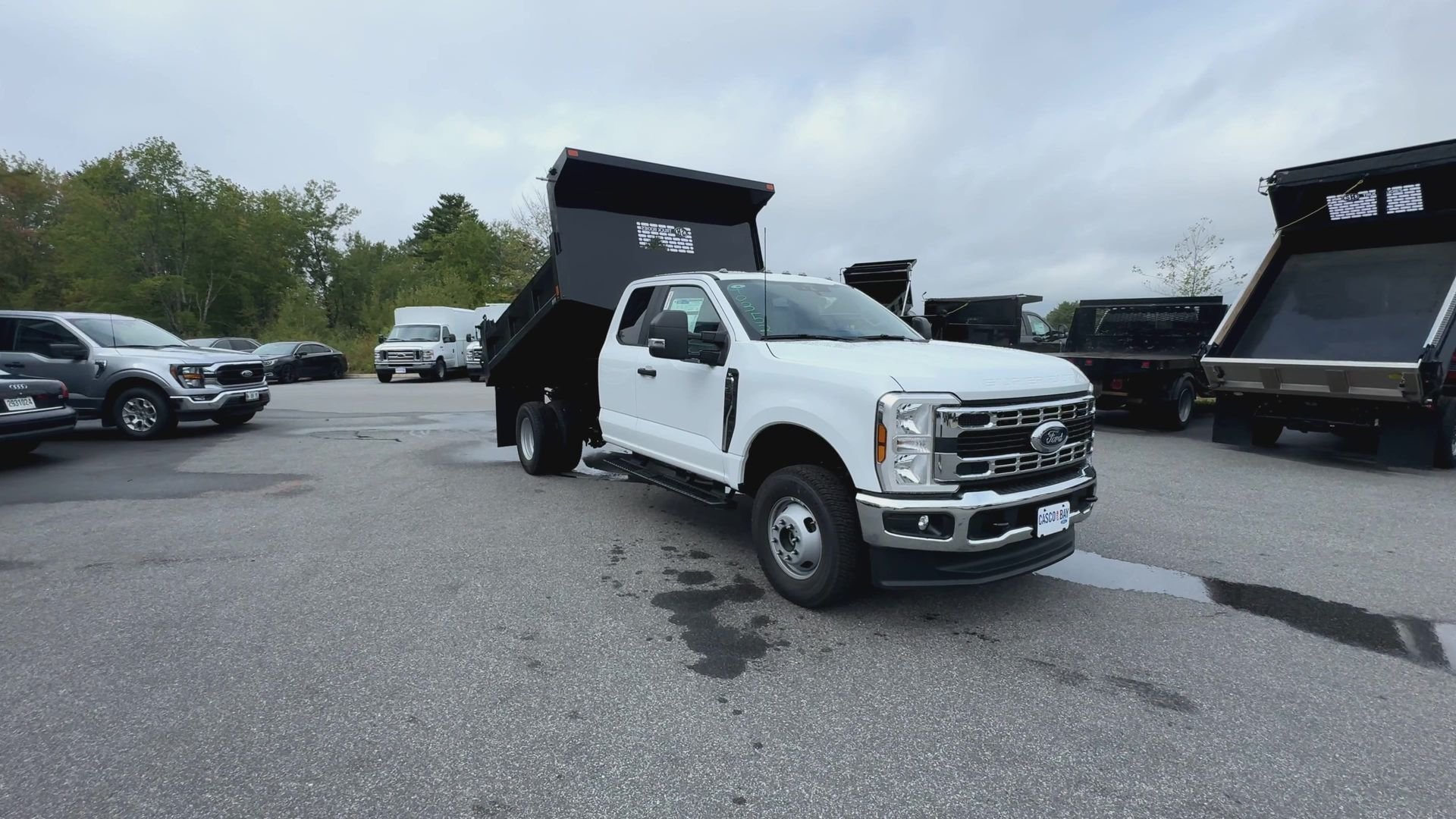 New 2026 Oxford White Ford F-350® XL image 15