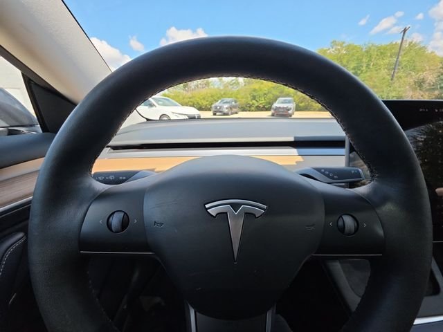 Used 2023  Tesla Base image 25