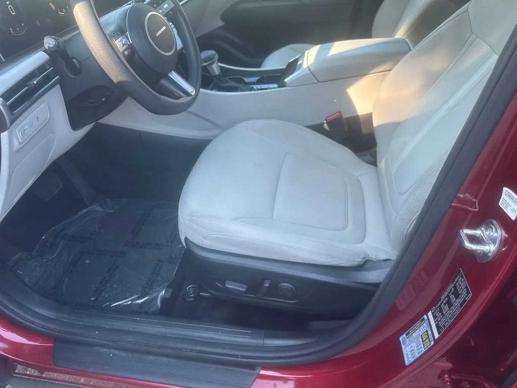 Used 2025 Red Hyundai SEL image 8