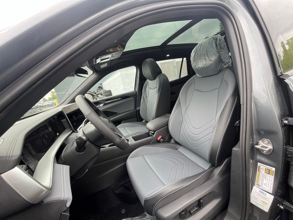 New 2026 Gray Volkswagen 2.0T SE R-Line Black image 10