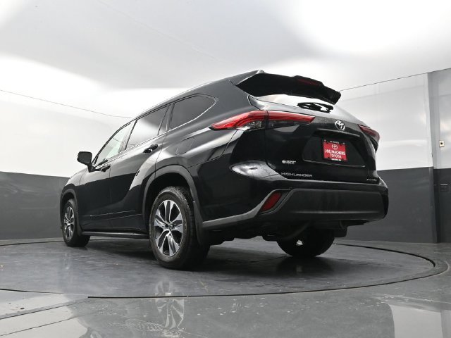 Used 2021 Black Toyota XLE image 36