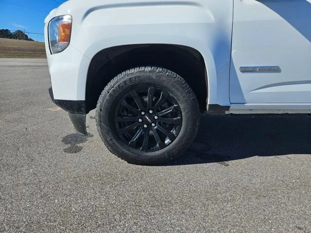 Used 2022 Summit White GMC Elevation image 27