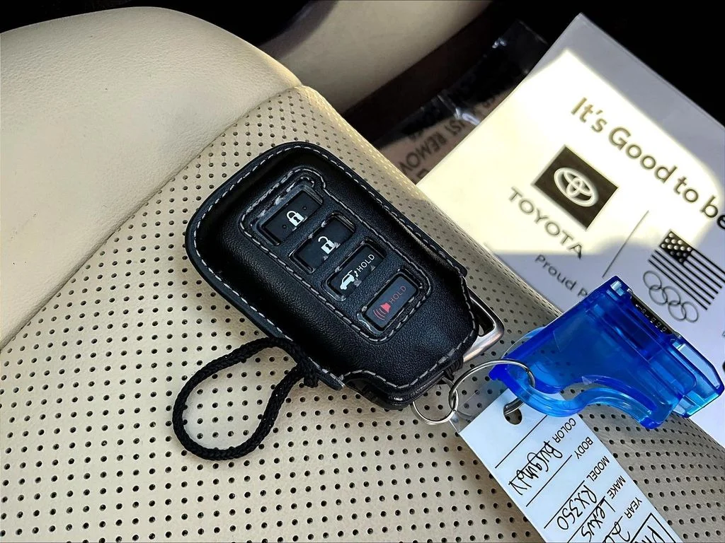 Used 2018 Mica Lexus 350 image 37