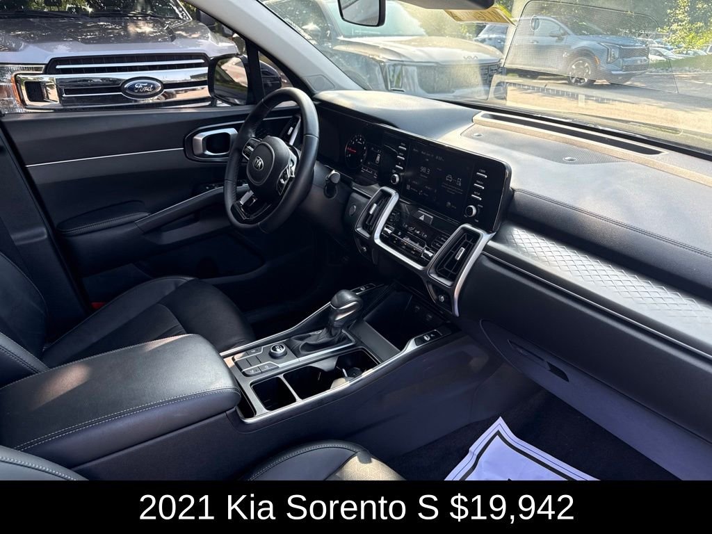 Used 2021 Ebony Black Kia S image 17