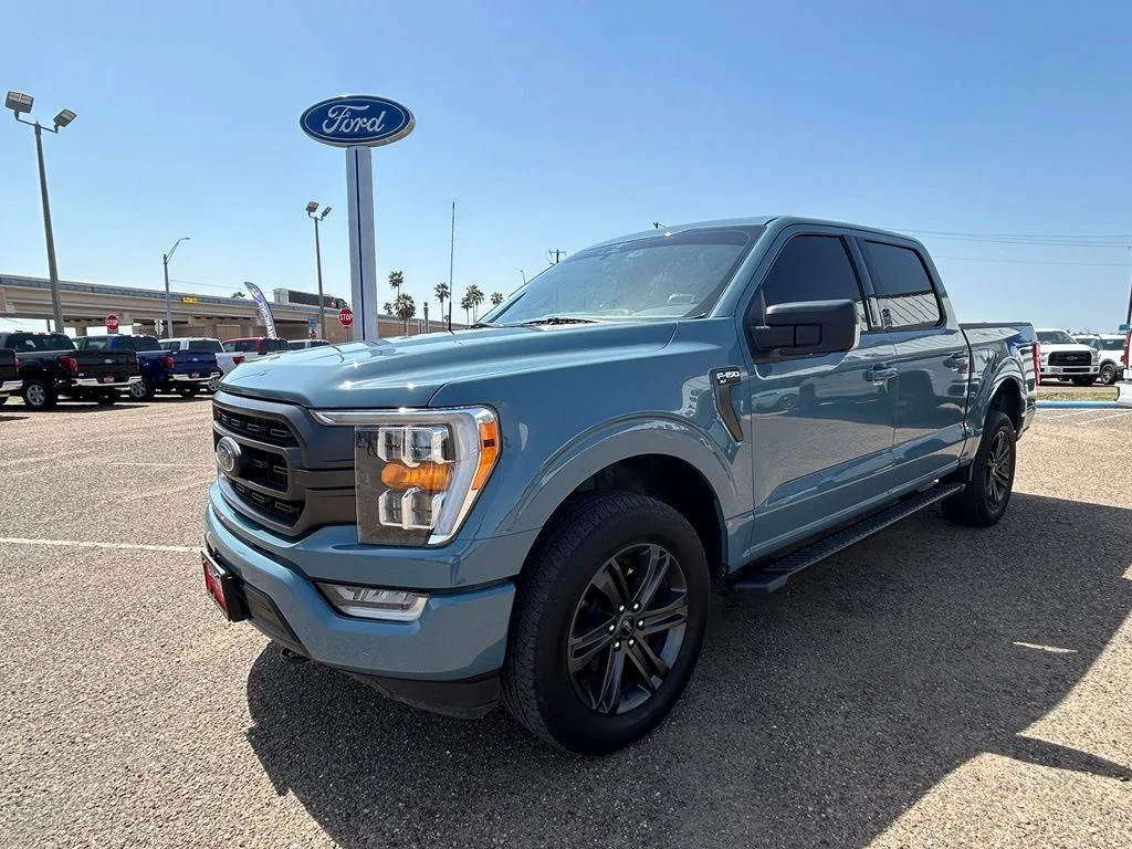 Used 2023 Blue Ford XLT image 3