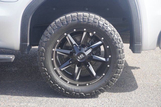 Used 2021  GMC SLT image 12