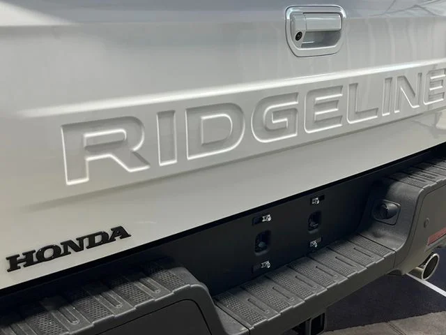 New 2026 Platinum White Pearl Honda Black Edition image 5