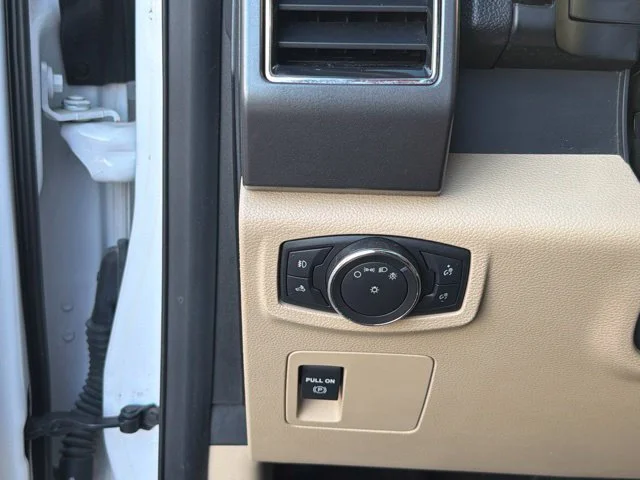 Used 2017 White Ford XLT image 26