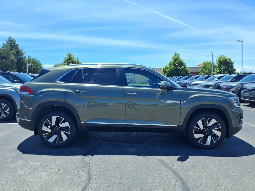 New 2026 Avocado Green Pearl Volkswagen 2.0T SEL image 3