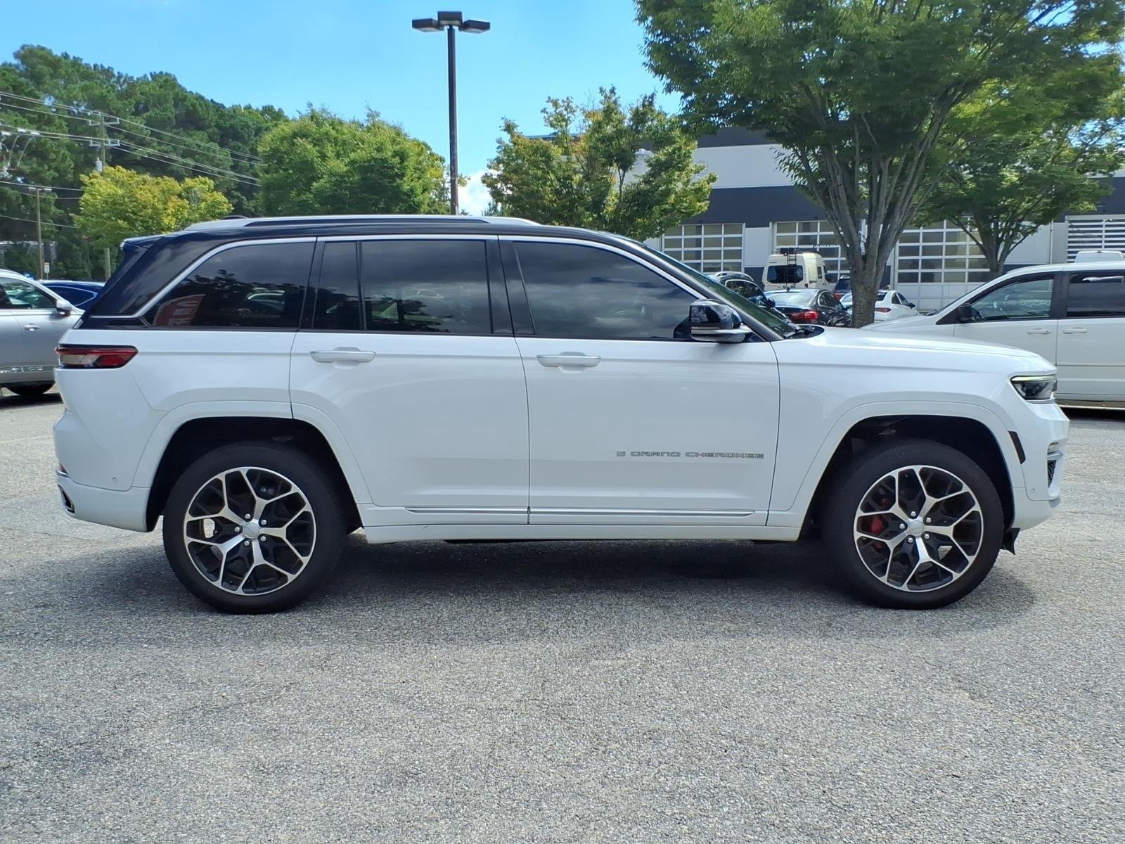 Used 2022 Bright White Clearcoat Jeep Summit Reserve image 7