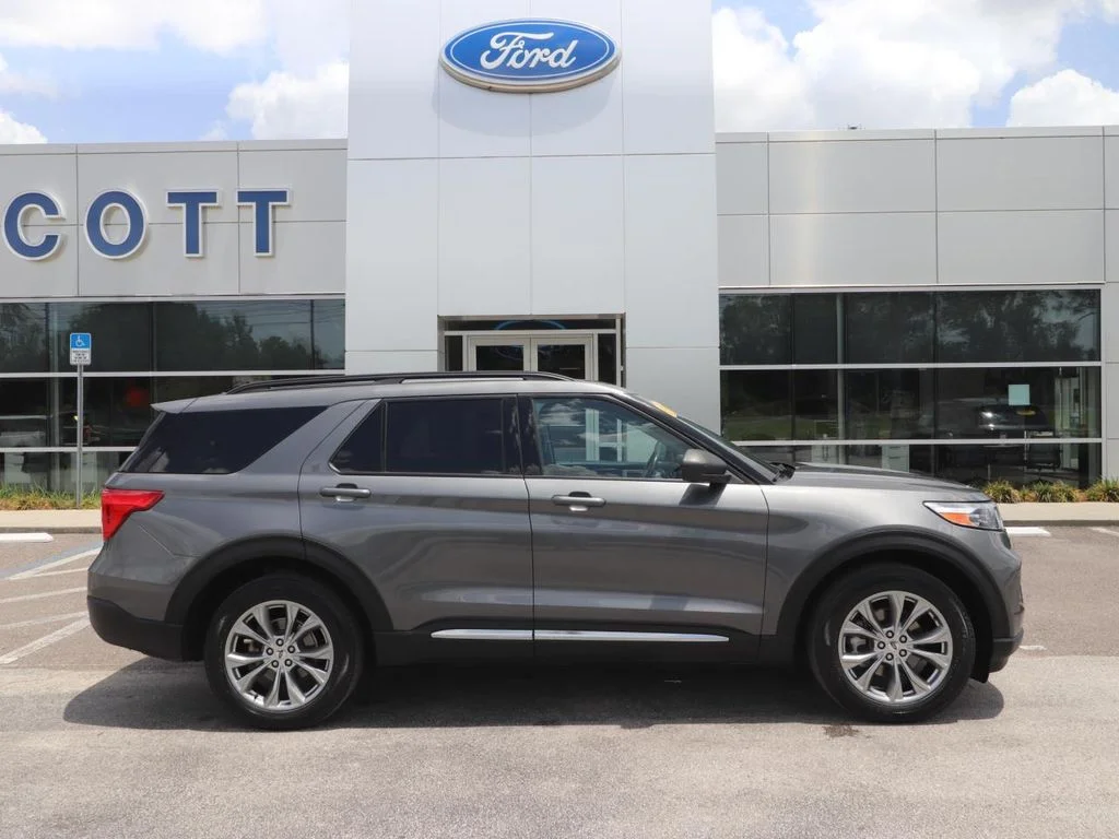 Certified Used 2023 Gray Ford XLT image 16