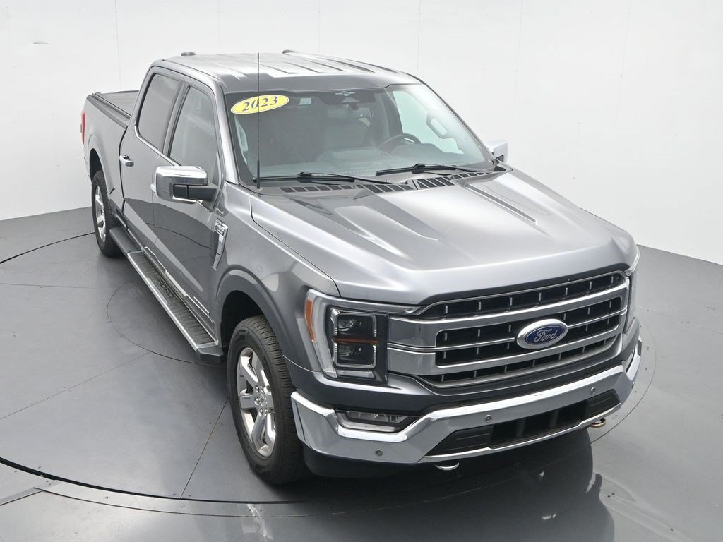 Used 2023 Gray Metallic Ford LARIAT image 26