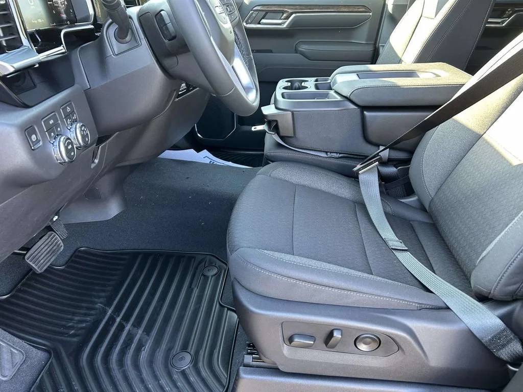 New 2026 Onyx Black GMC Elevation image 16