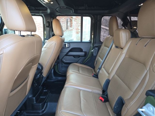 Used 2021 Green Jeep Unlimited Sahara image 12