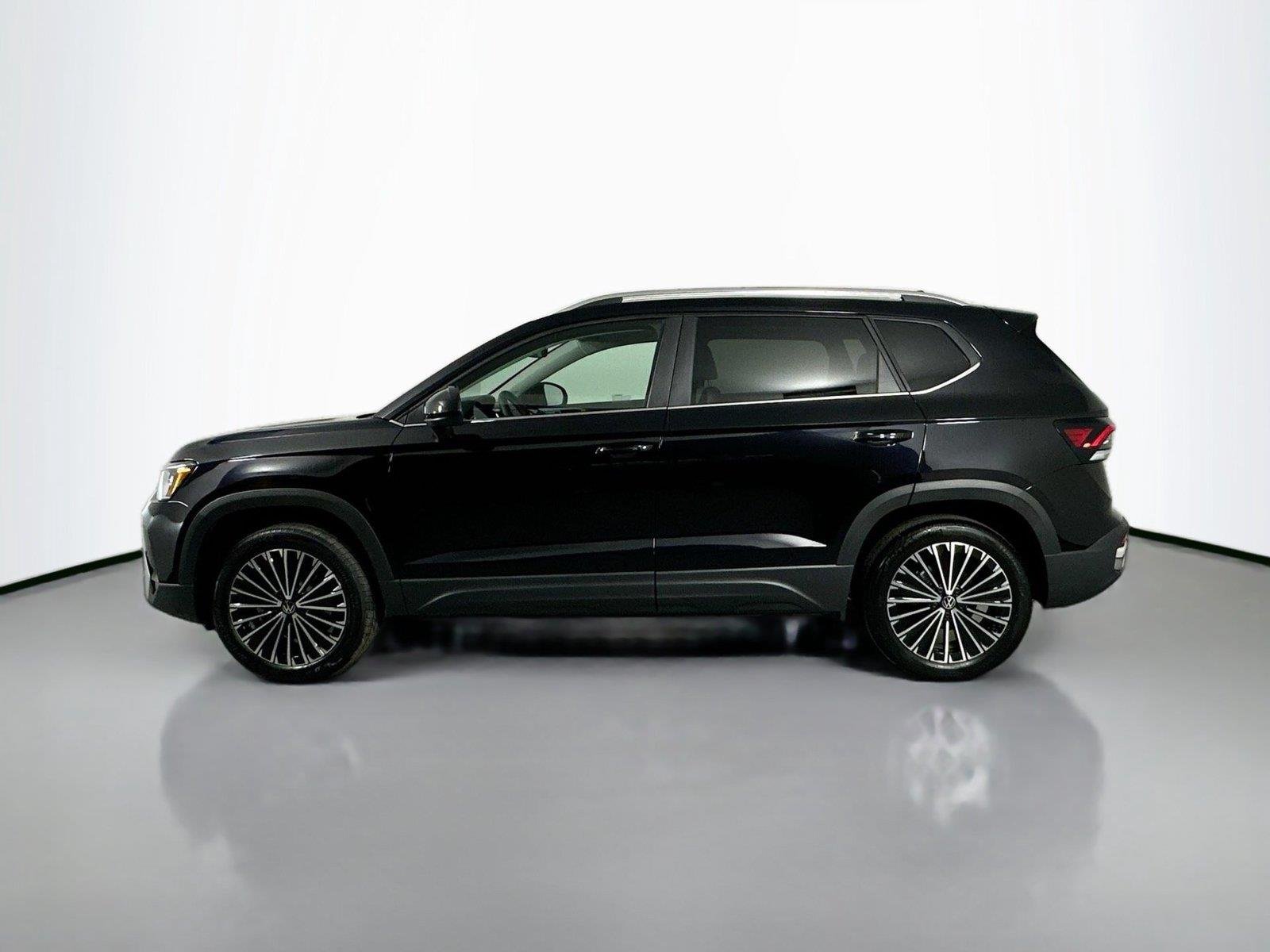 2026 Volkswagen Taos SE - Photo 8