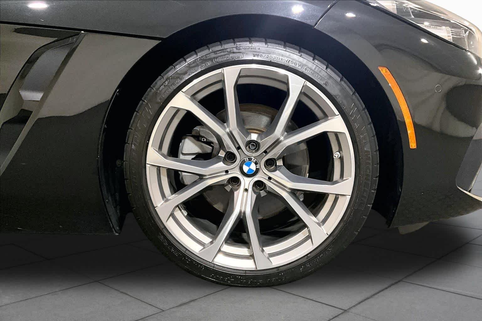 Used 2020 Black Sapphire Metallic BMW sDrive30i image 10