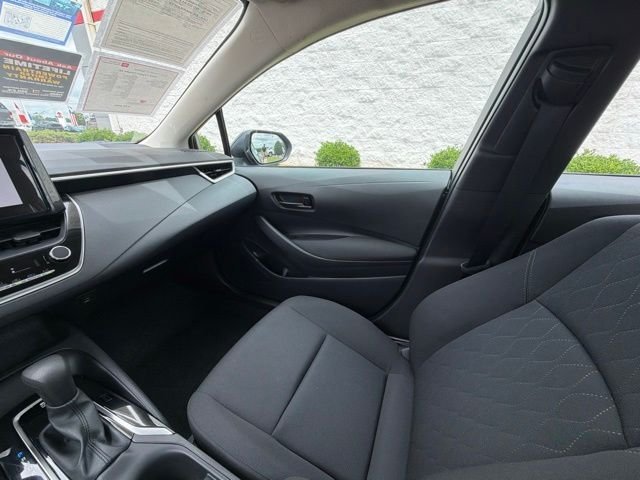 Used 2025  Toyota LE image 44