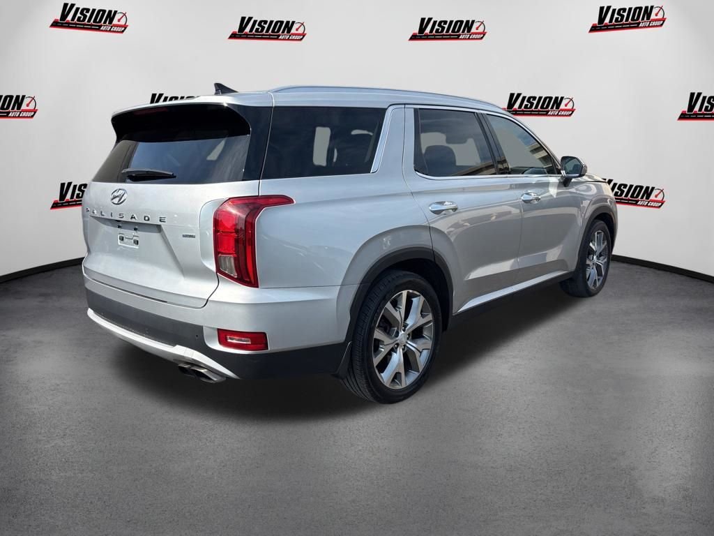 Used 2022 Silver Hyundai SEL image 5