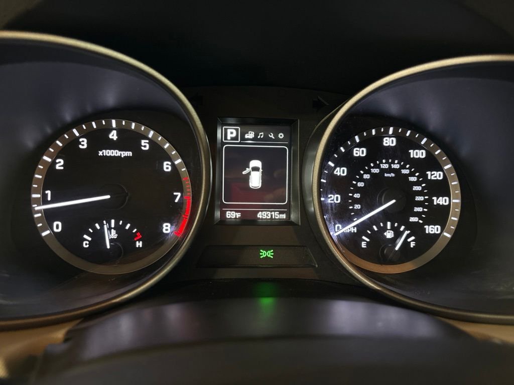 Used 2018 Red Hyundai 2.4 Base image 17