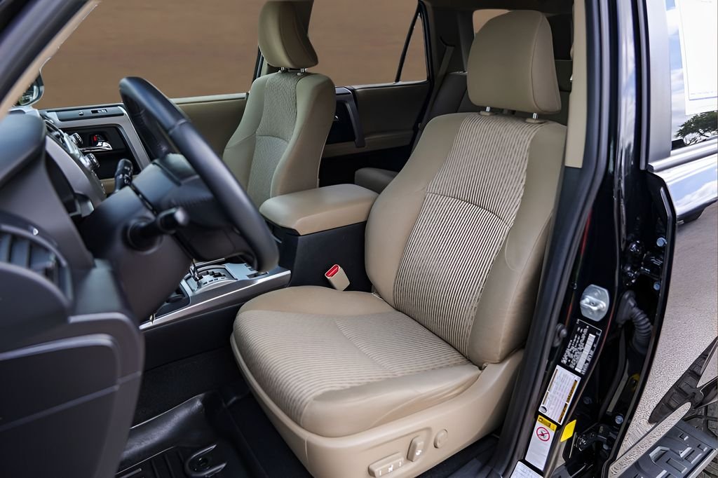 Used 2019 Black Toyota SR5 image 7