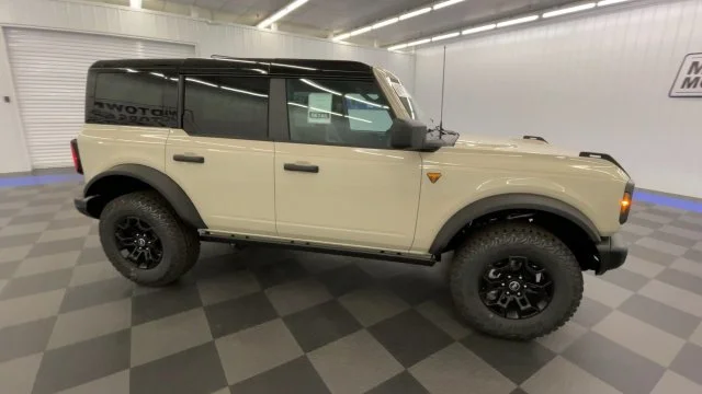 New 2026 Desert Sand Ford Badlands® image 9