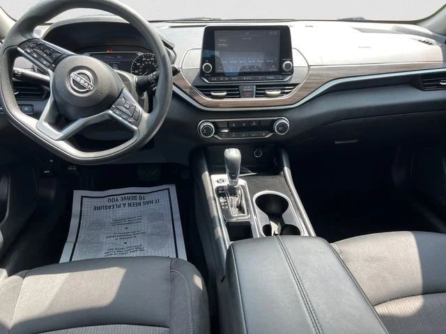 Used 2024 Red Nissan 2.5 SV image 10